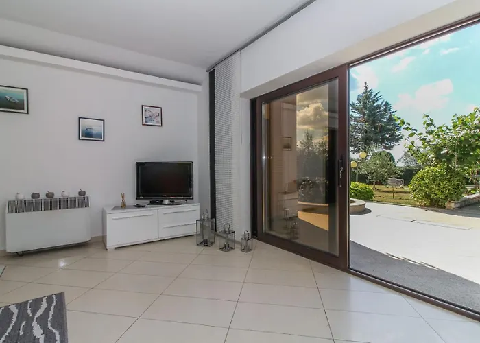Lucia In Istria Apartment *
